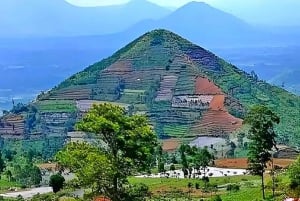 Jakarta Private Tour : Situs Gunung Padang