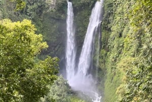 Джакарта: Поход по тропическому лесу к водопаду и подвесному мосту