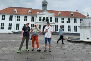 Passeio pela cidade de Jacarta de scooter