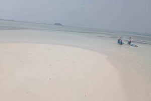 Jakarta: Thousand Island Tour with Canoeing and Snorkeling