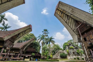 Wycieczka do Dżakarty: piękny, miniaturowy park w Indonezji