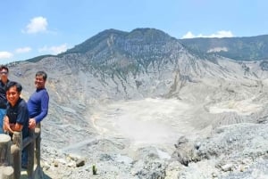 Recorrido por Yakarta: Cañón Verde, Manantial Termal, Volcán 3 días y 2 noches