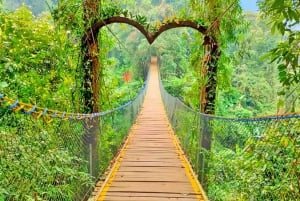 Excursión por Yakarta : Cascada y puente colgante de Situ Gunung