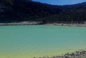 Jakarta : Cascades, volcan, cratère blanc, thé, source d'eau chaude
