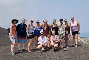 Krakatoa-tulivuori yhden päivän retki Jakartasta käsin
