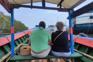 Veja o Jakarta Local Experience Tour com passeio de barco