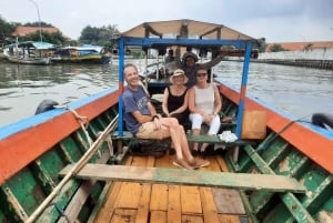 Titta på Jakarta Local Experience Tour med båtliv