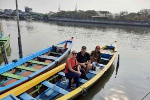 Se på Jakarta Local Experience Tour med båtliv