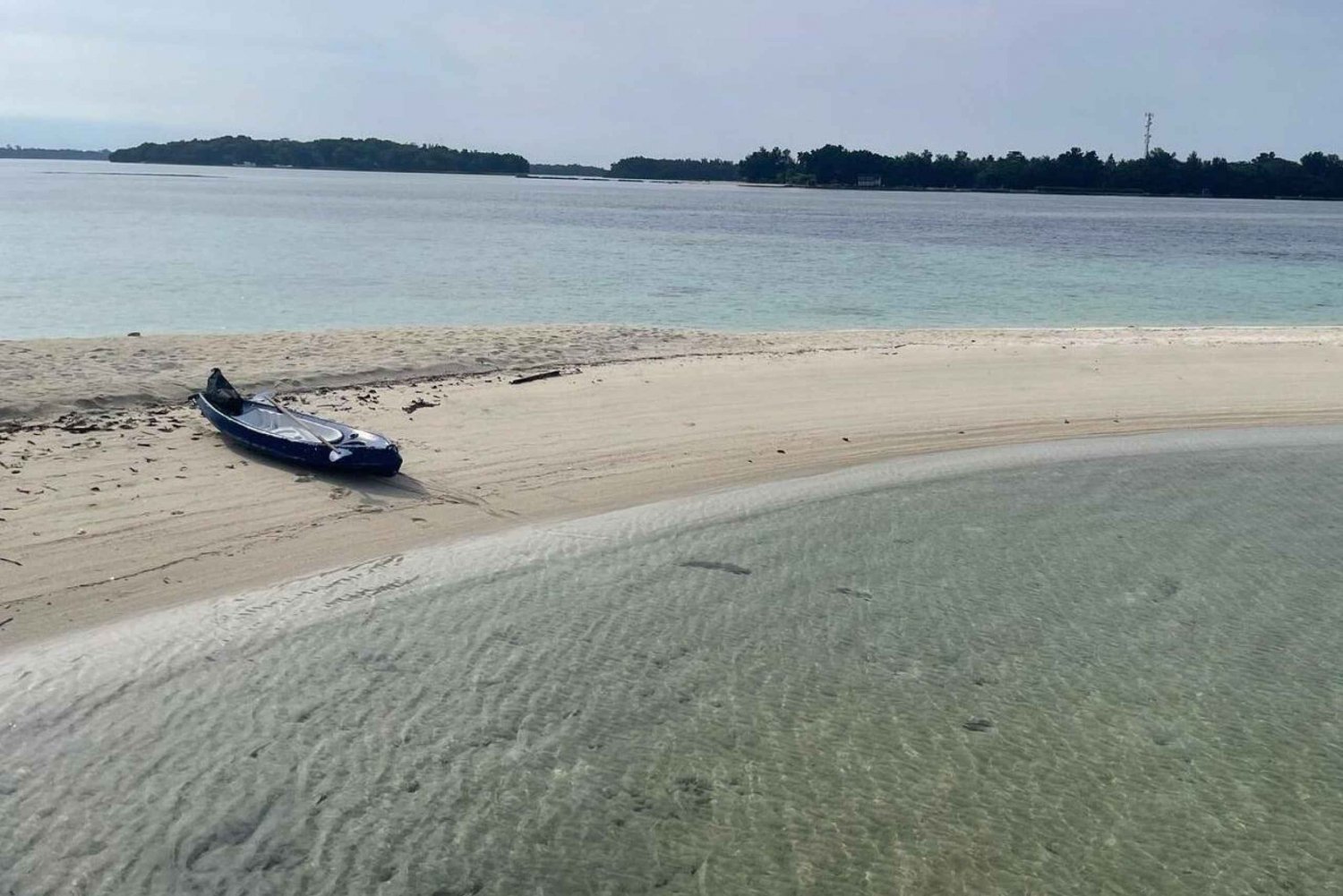 Thousand Island Jakarta: Dia inteiro de banho de sol, canoa, mergulho com snorkel