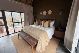 3-Day Luxury Ivory Moon Lodge Safari