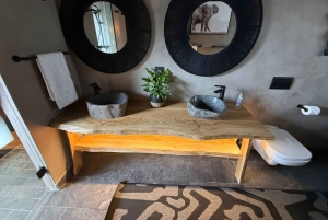 3-Day Luxury Ivory Moon Lodge Safari