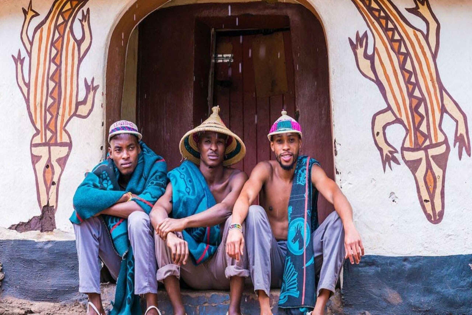 Fra Johannesburg: Lion Park-tur med utflukt til landsbyen Lesedi