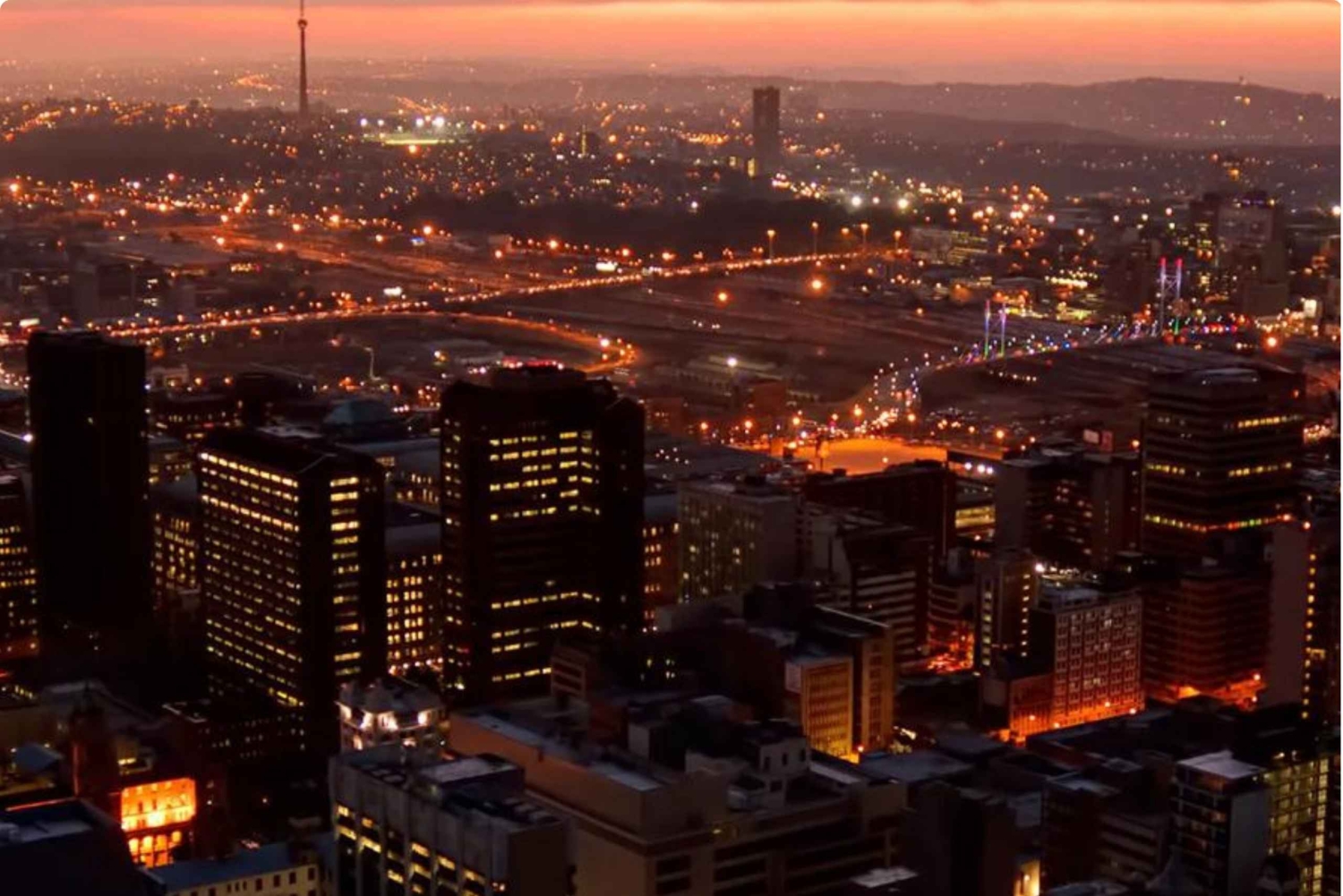 Johannesburg: City & Soweto Night Tour with Dinner & Drinks