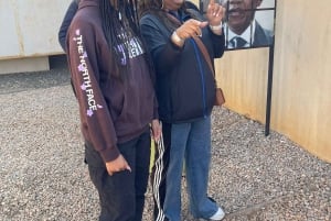 Johannesburg: Koko päivän kierros apartheid-museossa ja Sowetossa