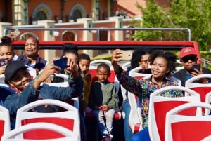 Johannesburg: hop-on, hop-off-bus met optionele tour naar Soweto