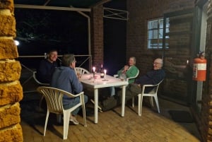 Johannesburgo: Reserva Natural de Pilanesberg, safari con noche incluida.