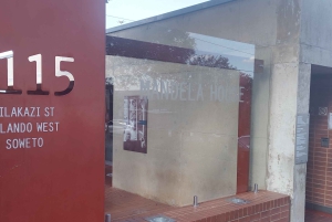 Johannesburg: Soweto Historical Tour with tuk tuk