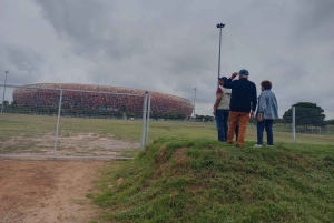 Johannesburg: Soweto Historical Tour with tuk tuk