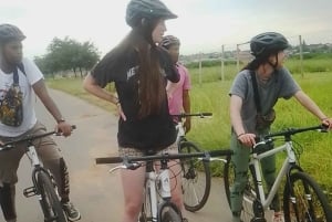 Йоханнесбург: тур по Соуэто на тук-туке или велосипеде