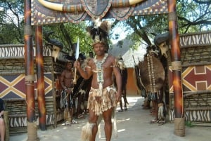 Visite du village culturel de Lesedi