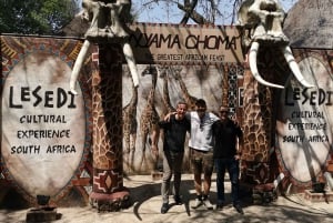 Safari en el Parque del León y el Rinoceronte / Aldea Cultural Lesedi