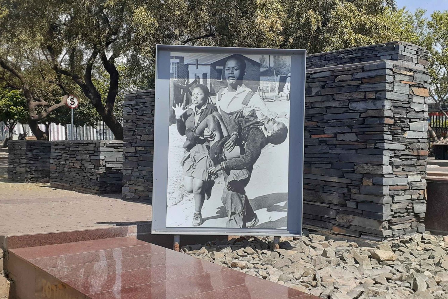 Soweton ja apartheid-museon kiertoajelu (puoli päivää)