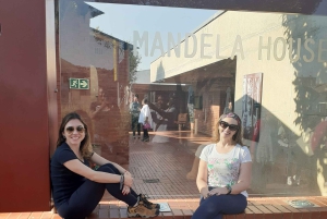 Soweton ja apartheid-museon kiertoajelu (puoli päivää)