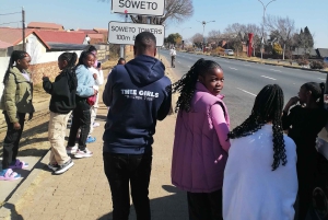 EXCURSÃO DE MEIO DIA AO SOWETO COM GUIA DE TURISMO