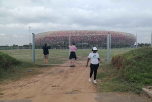 EXCURSÃO DE MEIO DIA AO SOWETO COM GUIA DE TURISMO