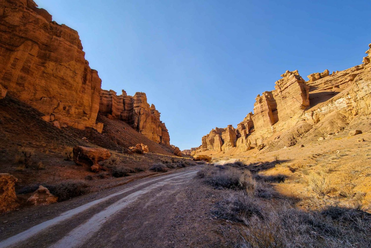 From Almaty: Charyn Canyon Kolsay Tour with Accommoadtion