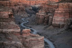 Almaty: 2-tägige Tour zum Kolsay-See, Kaindy-See und 3 Canyons