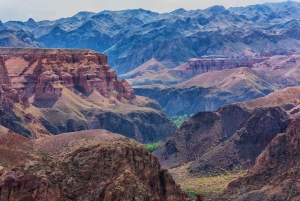 アルマトイ：チャリン峡谷、コルサイ湖、カイディ湖ツアー