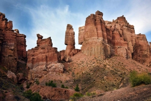 アルマトイ：チャリン峡谷、コルサイ湖、カイディ湖ツアー