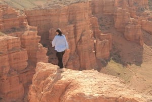 Almaty : Excursion d'une journée au canyon de Charyn, au canyon de la Lune et au lac Kolsai