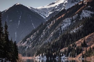 Almaty: Entdecke 3 malerische Canyons und den Kolsay-See an einem Tag