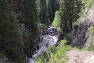 Almaty: Valkerijshow en Grote Almaty Kloof