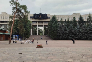 Almaty: Tour de la ciudad de día completo con almuerzo y entradas a museos