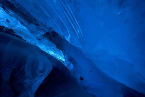 アルマトイ：氷河と氷の洞窟プライベートハイキングツアー