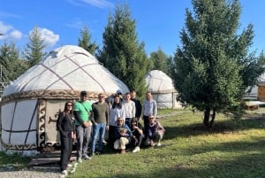 Almaty : Circuit de 2 jours aux lacs Kolsai Kaindy et au canyon de Charyn