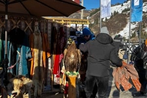 アルマトイ：メデオ、シムブラク、コク・トベ プライベートツアー（EV車利用）