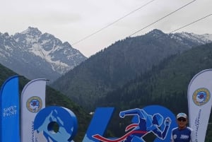 アルマトイ：メデオ、シムブラク、コク・トベ プライベートツアー（EV車利用）