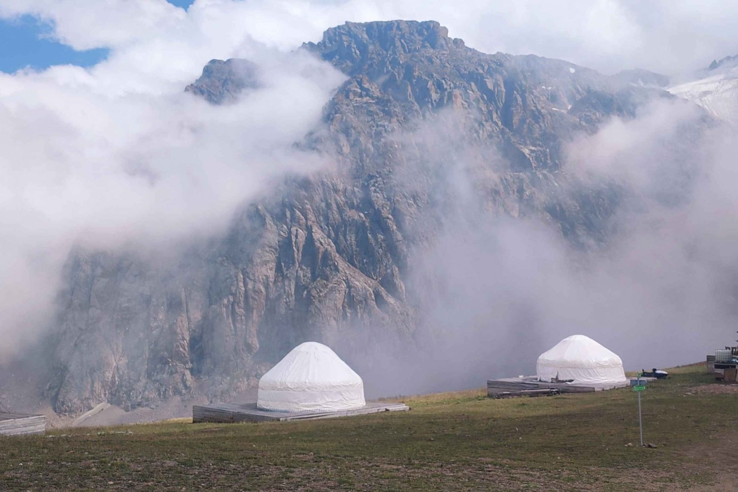 Almaty: Shymbulak Mountain Hiking Tour with Cable Car Ride