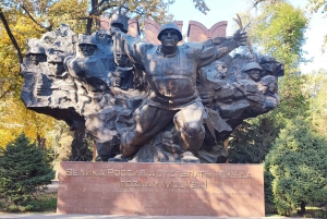 Almaty: tour guiado por la historia de la Segunda Guerra Mundial con entrada al museo