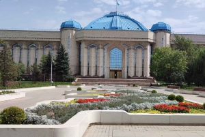 Almaty: tour guiado por la historia de la Segunda Guerra Mundial con entrada al museo