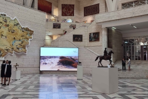 Almaty: tour guiado por la historia de la Segunda Guerra Mundial con entrada al museo