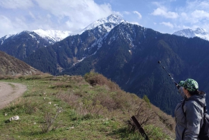 Альпийская жемчужина: Большое Алматинское озеро и восхождение на пик