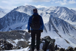 Альпийская жемчужина: Большое Алматинское озеро и восхождение на пик