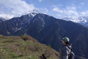 Альпийская жемчужина: Большое Алматинское озеро и восхождение на пик