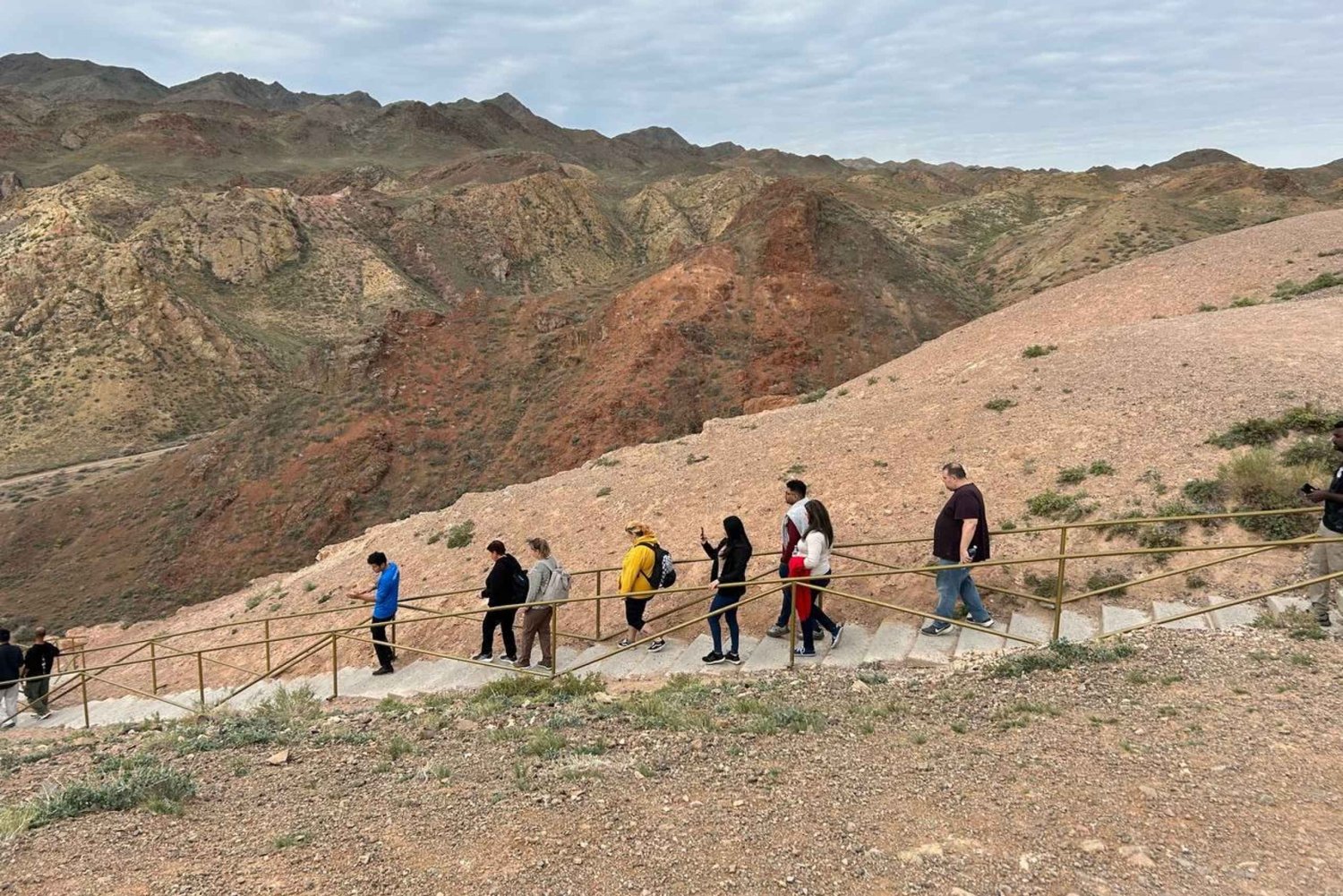 Vanuit Almaty: dagtrip naar de Charyn-kloof met lunchpakket