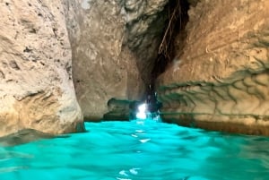 From Muscat: Wadi Shab & Bimmah Sinkhole Full-Day Tour